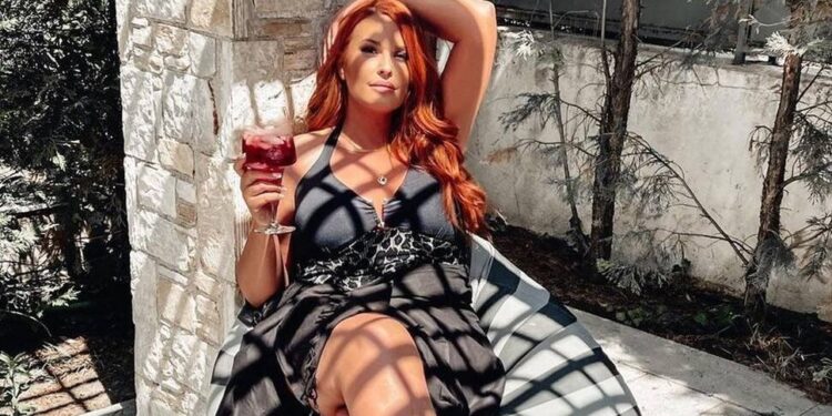 Alldaynews.gr Σίσσυ Χρηστίδου: Οι φωτογραφίες της με μαγιό είναι το κάτι άλλο!!!