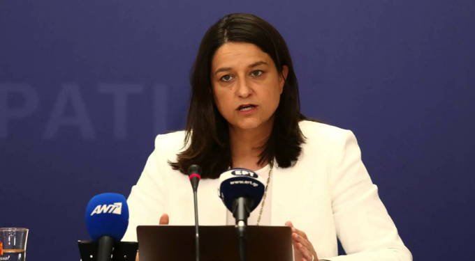 Alldaynews.gr Νίκη Κεραμέως: Θετική στον κορωνοϊό η υπουργός Παιδείας