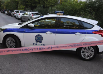 Alldaynews.gr Βρήκαν γυναίκα νεκρή μέσα στο σπίτι της – Ο άντρας της πήρε το ΕΚΑΒ κι εξαφανίστηκε