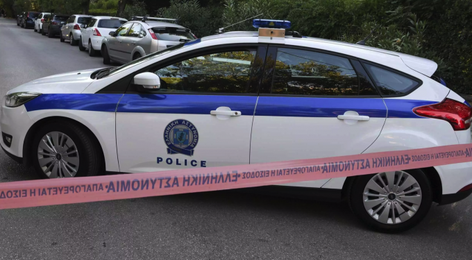 Alldaynews.gr Βρήκαν γυναίκα νεκρή μέσα στο σπίτι της – Ο άντρας της πήρε το ΕΚΑΒ κι εξαφανίστηκε