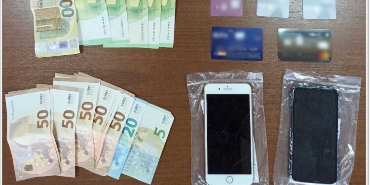 Alldaynews.gr Σκαφάτος με βίλα στη Γλυφάδα ο 32χρονος “εγκέφαλος” της συμμορίας με τα e-shop