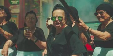 Alldaynews.gr Οι γιαγιάδες… τράπερ από την Κρήτη με το γλυκό μελιτζάνα – Το Βίντεο …απόλαυση έχει γίνει ήδη viral