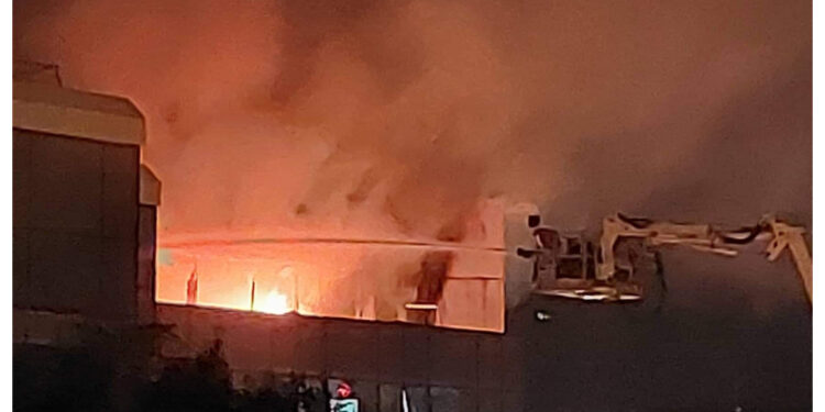 Alldaynews.gr Φωτιά στις εγκαταστάσεις του Real – Σημειώθηκαν εκρήξεις