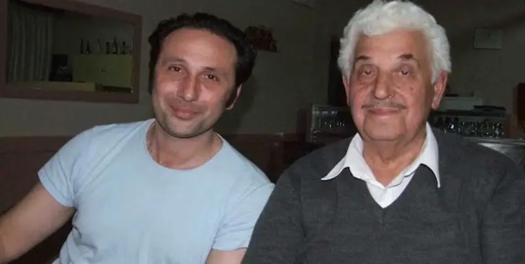 Bαρύ πένθος για τον Ρένο Χαραλαμπίδη-''Έφυγε'' από τη ζωή ο πατέρας του