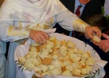 Νέα Τραγωδία: Πέθανε βγαίνοντας από την εκκλησία-Πήρε το αντίδωρο από τα χέρια του ιερέα και μετά κατέρρευσε