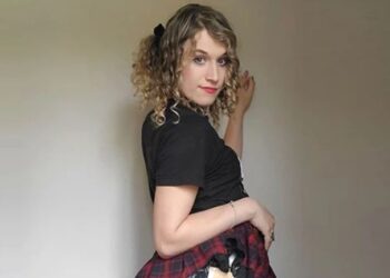 Η 28χρονη που λατρεύει να φοράει πάνες και να έχει πιπίλα!![photos]