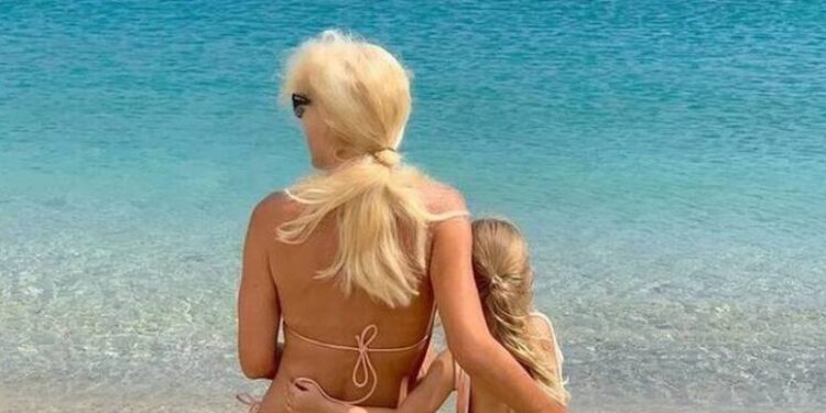 Μενεγάκη: Σήμερα το τρικούβερτο γλέντι που ετοιμάζει κάθε χρόνο για τη γιορτή της Μαρίνας της![photos]