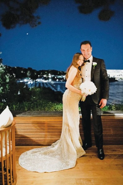 Λαμπερός γάμος για τον Τζίμη Σταθοκωστόπουλο και την Ιωάννα Σιαμπάνη[photos]
