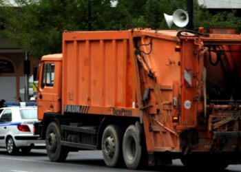 Θεσσαλονίκη: Άνδρας έδειρε υπάλληλο καθαριότητας γιατί τον ξύπνησε με το απορριμματοφόρο