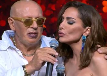 Δέσποινα Βανδή: Έβαλε τα κλάματα στο Chart Show