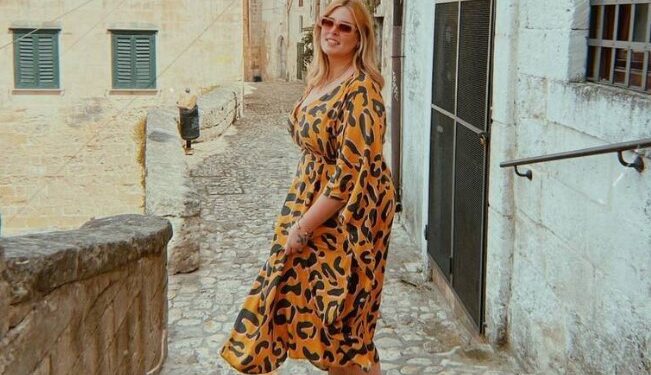 Εβελίνα Νικόλιζα: Οι πρώτες φωτογραφίες της με μαγιό για το καλοκαίρι![photos]