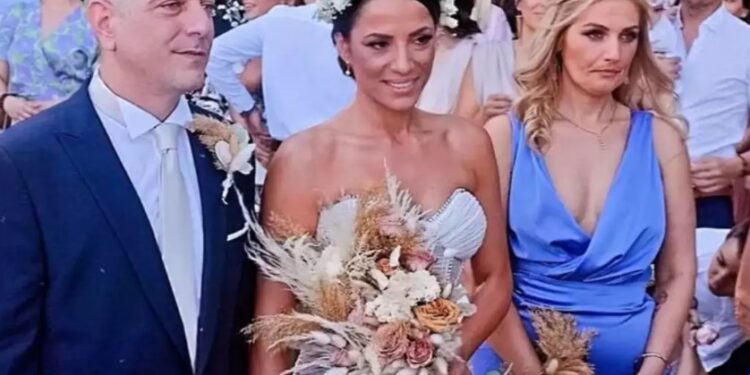 Παντρεύτηκαν η Ευλαμπία Ρέβη κι ο Σωτήρης Σκουλούδης-Δείτε Φωτογραφίες