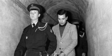 Alldaynews.gr Η ιστορία πίσω από την τελευταία εκτέλεση με λαιμητόμο το 1977