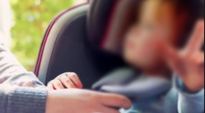 Απίστευτη Τραγωδία: Αφηρημένος πατέρας… ξέχασε βρέφος στο αυτοκίνητο και πέθανε απο θερμοπληξία