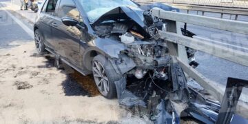 Τρεις τραυματίες σε τροχαίο στον Παράδεισο Αμαρουσίου – «Σμπαράλια» το αυτοκίνητο[photos]