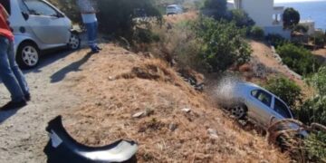 Σύρος: Σταμάτησαν να δουν τη θέα και βρέθηκαν στον γκρεμό[photos]