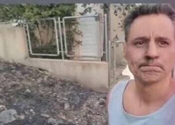 Γρηγόρης Πετράκος: Το βίντεο μέσα στις στάχτες – Κάηκαν τα πάντα γύρω από το σπίτι του (video)