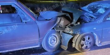 Λάρισα: Μετωπική αγροτικού με αυτοκίνητο – Στο νοσοκομείο ζευγάρι με τα δύο παιδιά του