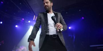 Κωνσταντίνος Αργυρός: Θαυμάστρια του πέταξε σουτιέν στη Χαλκίδα[video]