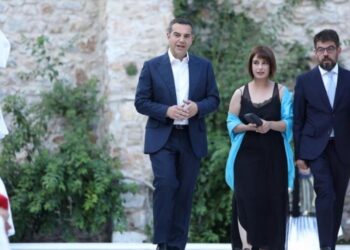 Κορωνοϊός – Παγώνη: Δεν θα πει ο Τσίπρας πότε θα κάνει PCR test, o γιατρός θα το πει