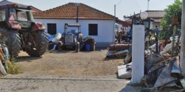 Σοκάρει το Άγριο Έγκλημα: Σκότωσε τη μητέρα του γιατί του ζήτησε ενα ποτήρι Νερό[video]