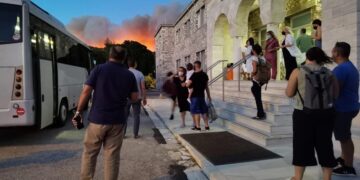 Alldaynews.gr Εκκένωση τώρα στο νοσοκομείο Παίδων Πεντέλης – Έφτασαν οι φλόγες