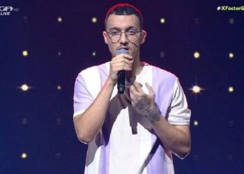 X Factor: Τραγούδησε και φεύγοντας από την σκηνή έπεσε στο πάτωμα