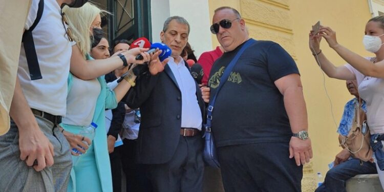 Alldaynews.gr Θέμης Αδαμαντίδης: Ελεύθερος αλλά….Απαγορεύεται να πλησιάσει τη σύντροφο του στα 100 μέτρα!!