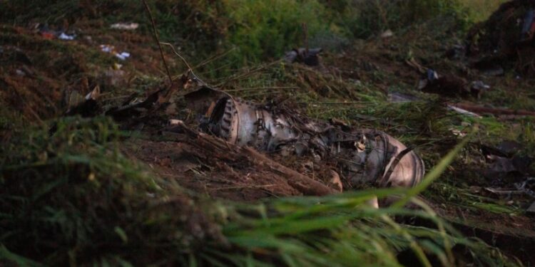 Καβάλα: Αποκλεισμένη η περιοχή της συντριβής – Ειδικός λόχος βιολογικού πολέμου θα ερευνήσει την επικινδυνότητα