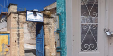 Τραγωδία στην Αίγινα: 20χρονη βρέθηκε απαγχονισμένη – Την εντόπισε η μητέρα της στην αυλή του σπιτιού της (φωτο)