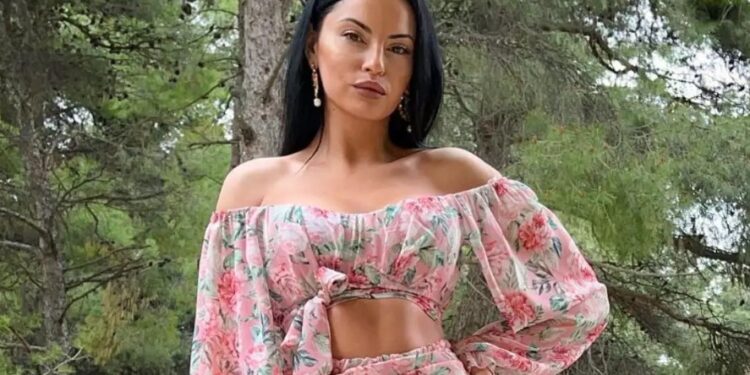 Δήμητρα Αλεξανδράκη: «Μου έβαλαν φωτιά, με πέταξαν από τις σκάλες, φοβόμουν ότι θα με σκοτώσουν»