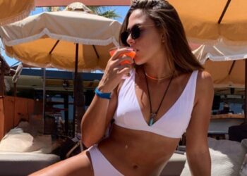 Τυχερός ο Δάντης!! Η Ασημίνα Χατζηανδρέου φωτογραφίζεται με το μπικίνι της και αναστατώνει!