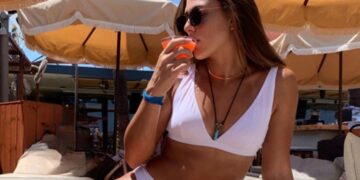 Τυχερός ο Δάντης!! Η Ασημίνα Χατζηανδρέου φωτογραφίζεται με το μπικίνι της και αναστατώνει!