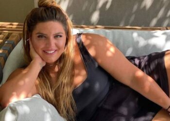 Δανάη Μπάρκα: Οι πρώτες φώτο της με μαγιό μετά το τέλος της εκπομπής