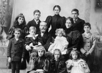 Oι λόγοι που οι άνθρωποι δεν χαμογελούσαν ποτέ στις παλιές φωτογραφίες (φωτο, video)