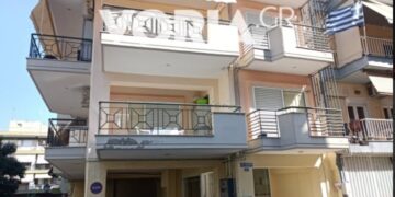 Φρίκη στην Θεσσαλονίκη: «Ακούγαμε τον γιο να φωνάζει μέσα στο σπίτι» λένε γείτονες της 79χρονης[Σκληρή Εικόνα]