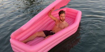 Στρώμα θαλάσσης φέρετρο! Ετοιμαστείτε για μοναδικές στιγμές χαλάρωσης και… ηρεμίας [Εικόνες]