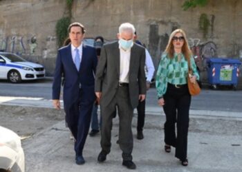 Πέτρος Φιλιππίδης: Στο δικαστήριο χωρίς χειροπέδες – Νέα μαρτυρία εναντίον του[video]