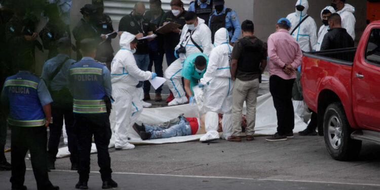 Ονδούρα: Εκτέλεσαν στη μέση του δρόμου τον γιο του πρώην προέδρου και τρεις φίλους του(Σκληρές Εικόνες)