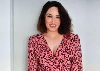 Ιωάννα Παλιοσπύρου: Χωρίς ίχνος μακιγιάζ δείχνει τις θεραπείες προσώπου που κάνει μετά τις επεμβάσεις