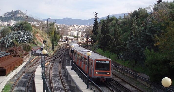 Alldaynews.gr Τραγωδία στον ΗΣΑΠ: Διαμελίστηκε η γυναίκα που έπεσε στις γραμμές στα Πατήσια