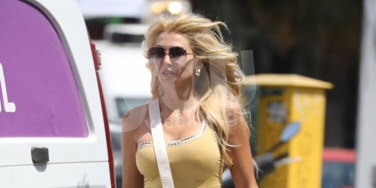 Κωνσταντίνα Σπυροπούλου: Μια κομμώτρια πρόδωσε την εγκυμοσύνη της (video)