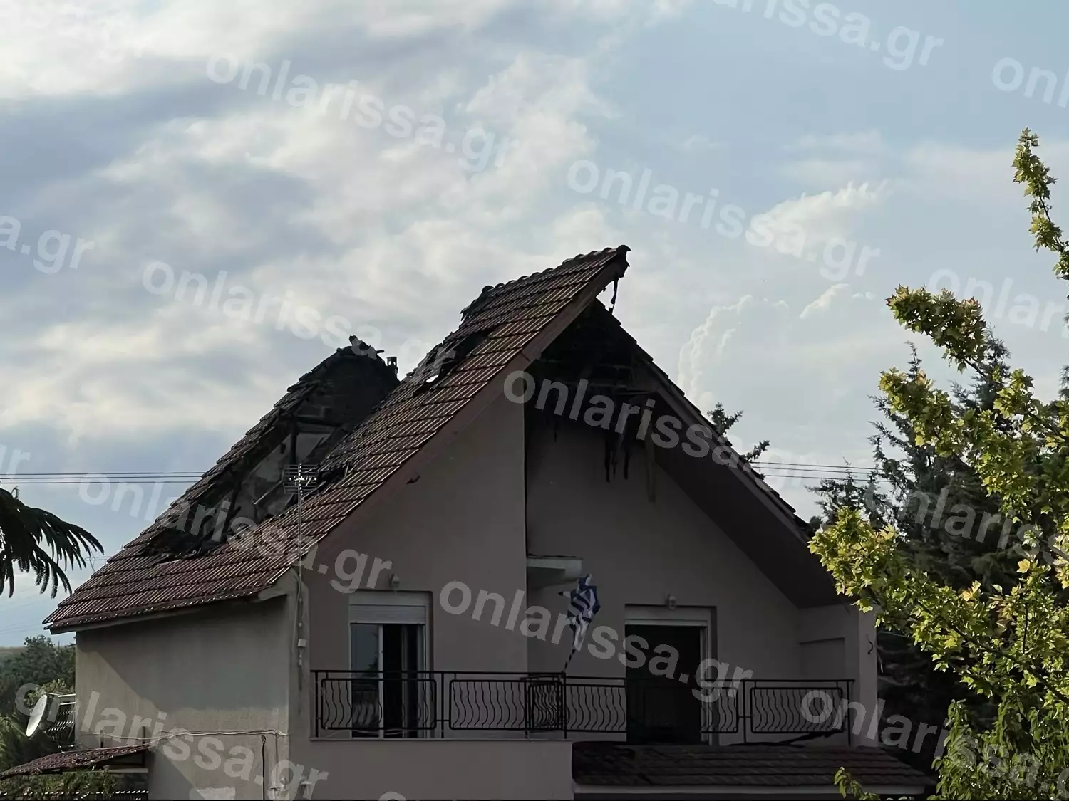 Λάρισα: Κεραυνός χτύπησε κατοικημένο σπίτι – Μεγάλες καταστροφές