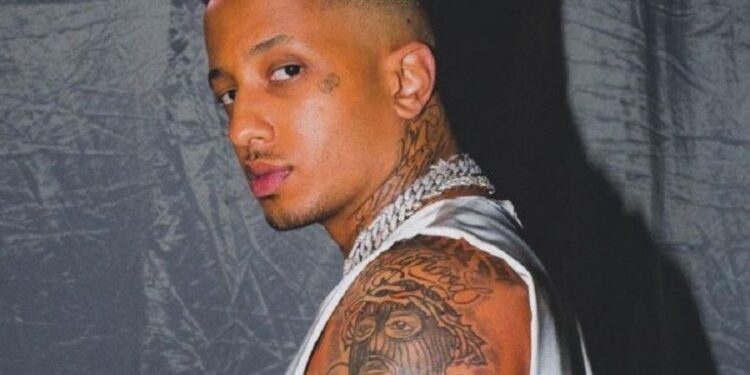 Παλεύει για τη ζωή του στην εντατική: Άγριος ξυλοδαρμός σε συναυλία του Light