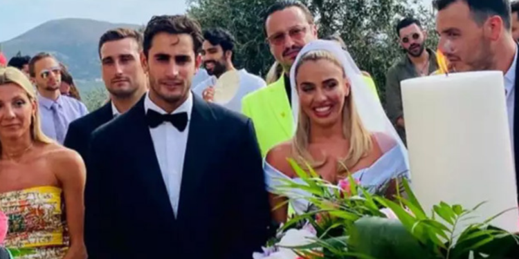 Alldaynews.gr Κόνι Μεταξά: «Λιπόθυμη» στην παραλία μία ημέρα μετά τον γάμο της με τον Μάριο Καπότση (φωτο)