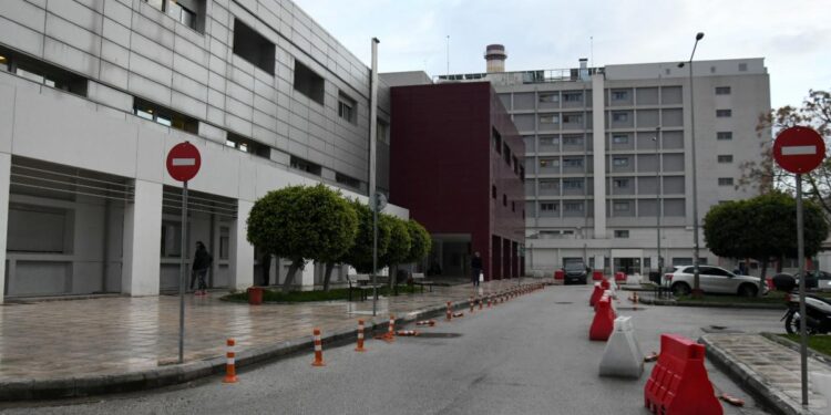 49χρονος πήγε στο νοσοκομείο, δεν τον δέχτηκαν επειδή δεν εφημέρευε και πέθανε στον δρόμο