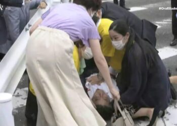 Ιαπωνία: Σε σοκ η χώρα μετά τον πυροβολισμό του Σίνζο Άμπε – Δεν έχει ενδείξεις ζωής – Με αυτοσχέδιο όπλο ο 41χρονος (video)