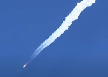 Συναγερμός για κινεζικό πύραυλο που πιθανόν θα πέσει στην B. Ελλάδα ή την Κρήτη (χάρτες)