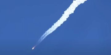 Συναγερμός για κινεζικό πύραυλο που πιθανόν θα πέσει στην B. Ελλάδα ή την Κρήτη (χάρτες)