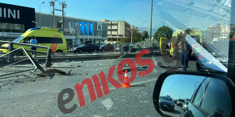 Alldaynews.gr Σοβαρό τροχαίο στον Κηφισό – Κλειστές λωρίδες κυκλοφορίας και μεγάλο μποτιλιάρισμα – ΦΩΤΟ αναγνώστη